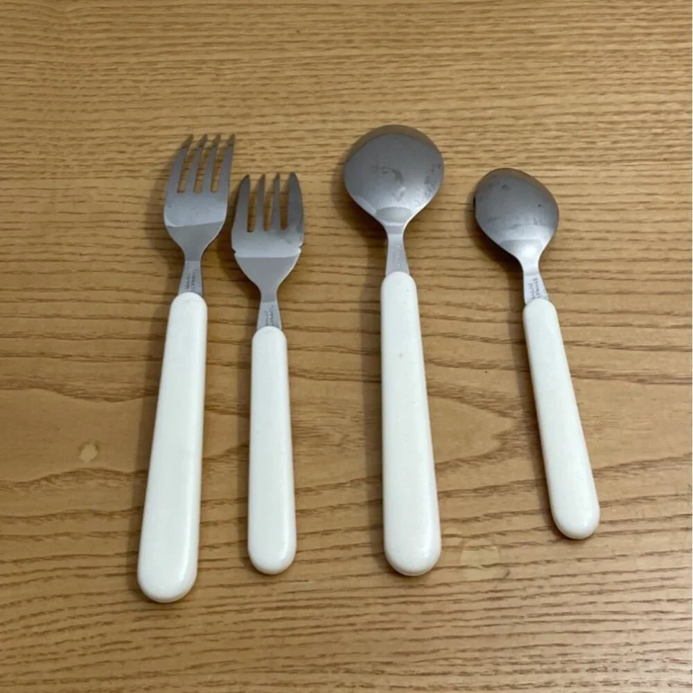 Vintage Blue Willow Pattern 4 Pc Place Setting Stainless Flatware Taiwan